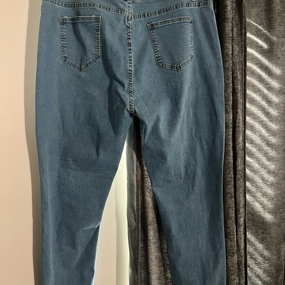 Distressed Denim w/cheetah print - Picture 2 of 3